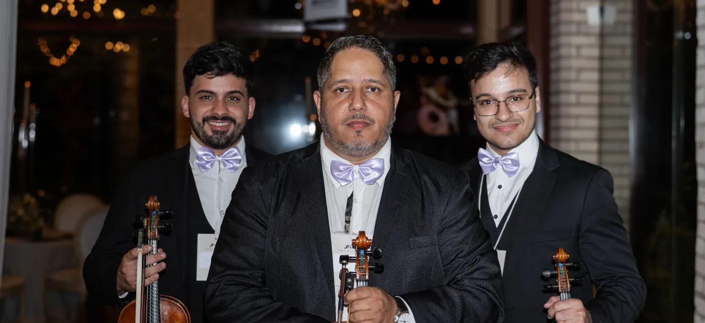 Músicos de cordas da Orquestra Sublime